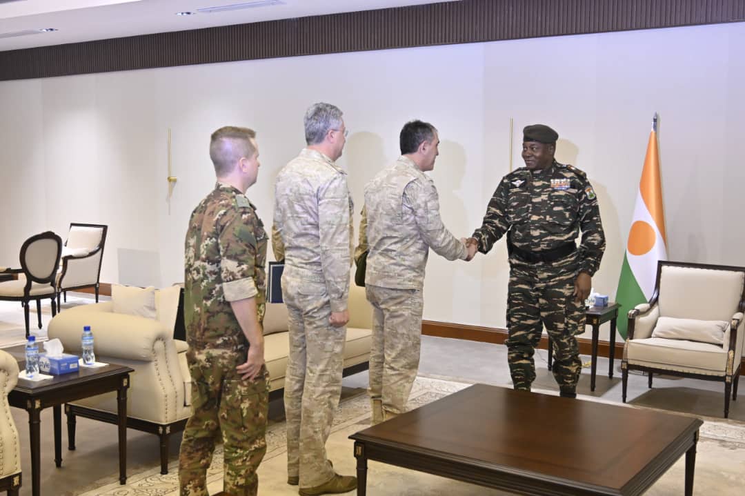 Coopération: une délégation ministérielle russe rencontre les autorités de transition à Niamey .