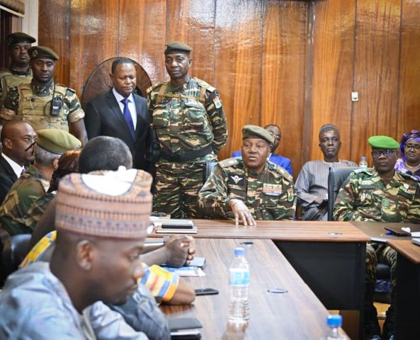 Niger:  Le Président Tiani Frappe Fort contre la Corruption lors de Visites Inopinées à la COLDEFF et à l’Hôpital National