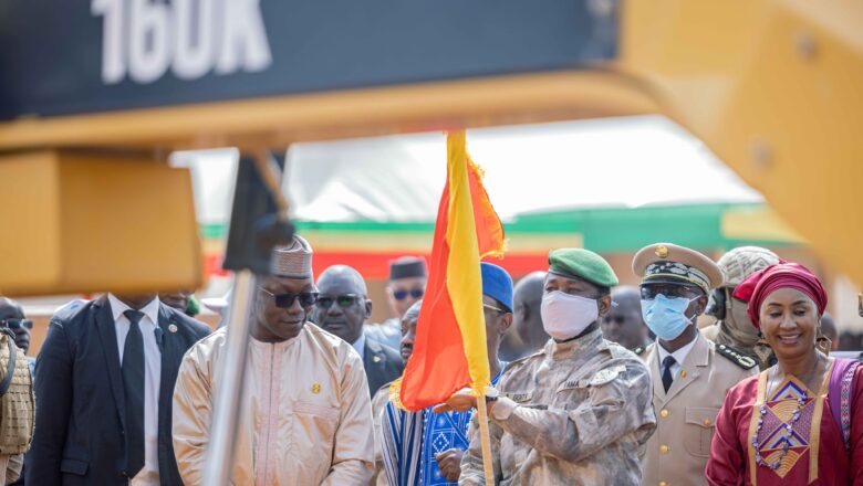 Le Président de la Transition, le Colonel Assimi GOÏTA, a lancé le jeudi 1er février 2024 les travaux d’aménagement de la RR9 et des voies stratégiques à Kati