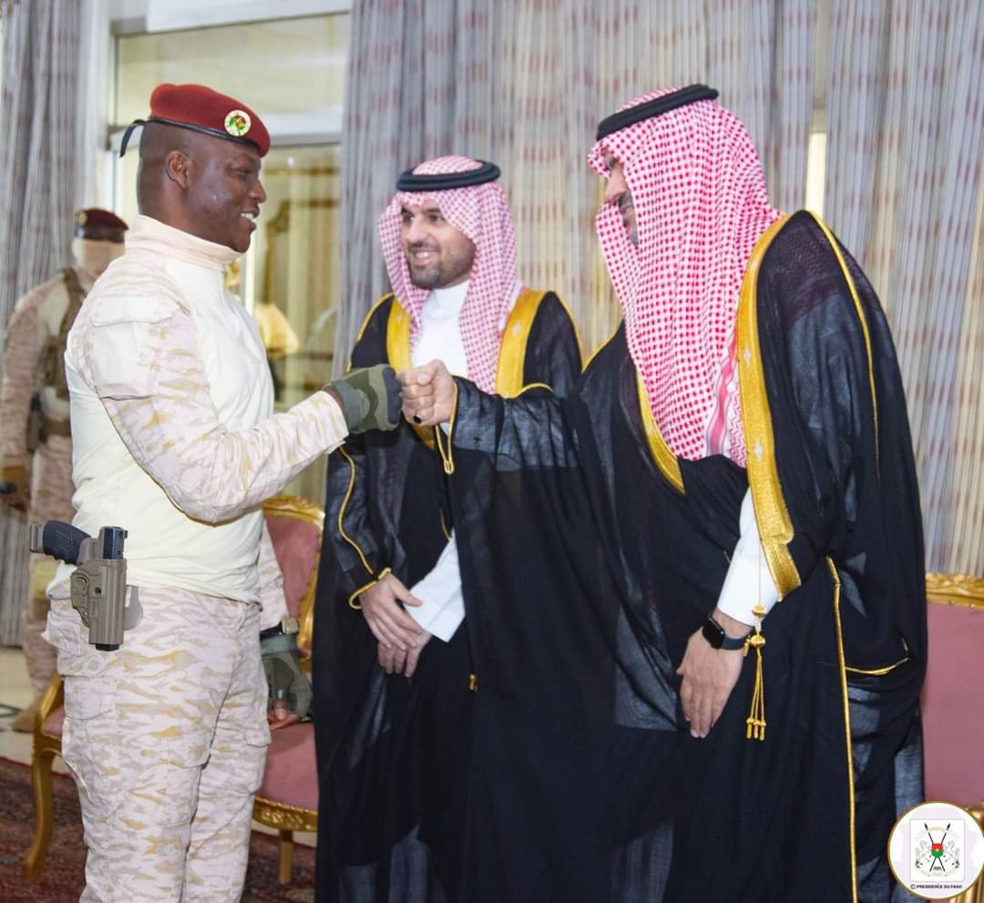 Le Burkina Faso reçoit en audience l'ambassadeur de l'Arabie saoudite .
