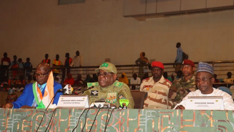 Une cérémonie a eu lieu au palais du 29 juillet à Niamey, pour expliquer aux populations de Niamey l'interview du Président Tiani