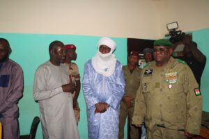 M. Sidi Mohamed Raliou, accompagné par le Gouverneur de la Région de Niamey, le Général de Brigade Abdou Assoumane, a poursuivi, ce vendredi 02 Février 2024, ses visites de prise de contact au niveau des organes privés de Presse de la capitale