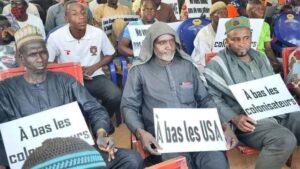 À Niamey, un petit groupe de manifestants s'est rassemblé pour exprimer son opposition à la présence militaire américaine dans le pays.