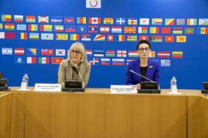 Caroline St-hilaire, a récemment rencontré des étudiants Moldoves en présence de l’Ambassadeur de la République de Moldavie en France.