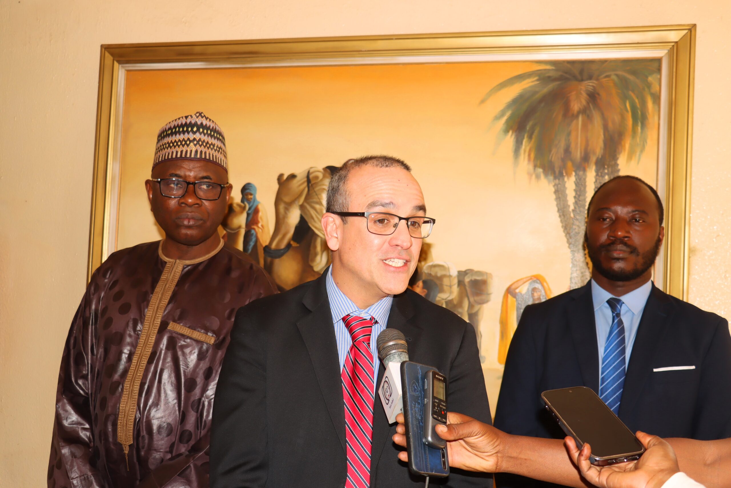 M. Ali Mahamane Zeine, a accueilli dans son bureau le Représentant Résident du Fonds Monétaire international (FMI) au Niger, M. Rasmane Ouédraogo,