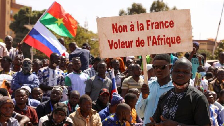 Le Burkina Faso a récemment pris la décision d’expulser trois diplomates français de son territoire, les accusant d’“activités subversives”.