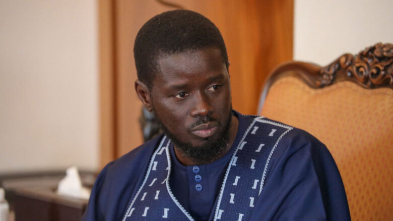 L'investiture de Bassirou Diomaye Faye marque le début d'une ère nouvelle pour le Sénégal, avec la présence de leaders africains,