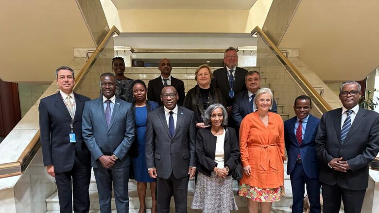 Échange fructueux entre le Secrétaire exécutif de l’ECA et le Conseil d’administration du Projet Africa Hall