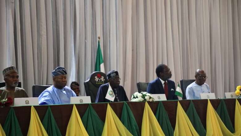 la sixième législature du parlement de la Communauté Économique des États de l’Afrique de l’Ouest (CEDEAO) a été solennellement installée,