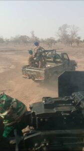 Des affrontements violents ont éclaté le 5 avril 2024 entre les forces de sécurité maliennes, connues sous le nom de CSP, et la katiba Macina,