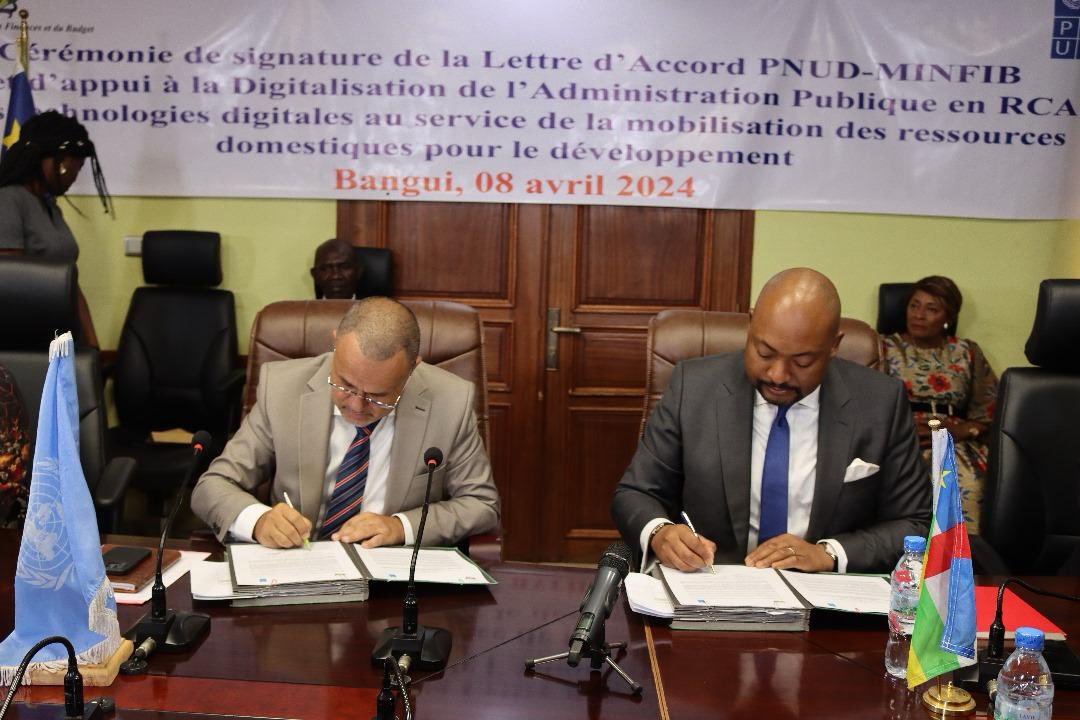signature d'un accord entre le Ministère des Finances de la République Centrafricaine et le PNUD, visant à mobiliser des ressources nationales