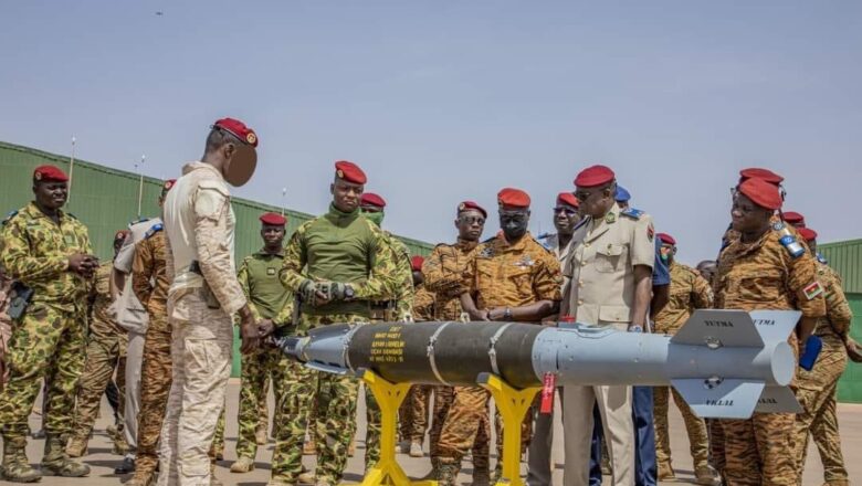 Le Président de la Transition et Chef de l’Etat, a officiellement remis un important lot de vecteurs aériens aux forces armées nationales