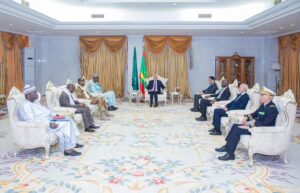Une délégation malienne, composée des ministres de la Défense et des Affaires de l'AES, a rencontré le président de la Mauritanie.