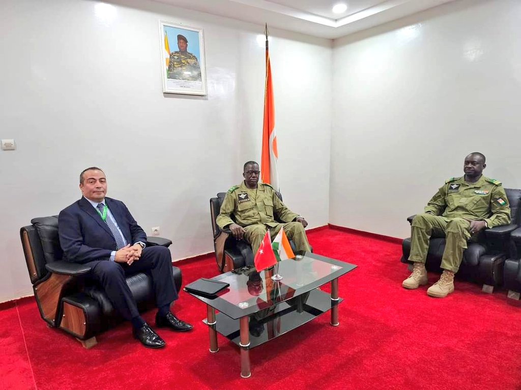 Ce vendredi marque une étape importante avec la tenue d'une réunion de pour consolider les liens de défense entre la Türkiye et le Niger.