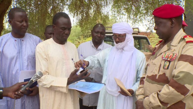 Ce legs, composé de trois véhicules, d’ordinateurs et d’équipements de bureau, marque la conclusion du Programme de Promotion de l’Éducation