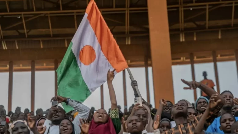 Hommage solennel des scolaires de Tahoua aux martyrs du 9 février 1990, une commémoration marquée par le recueillement,