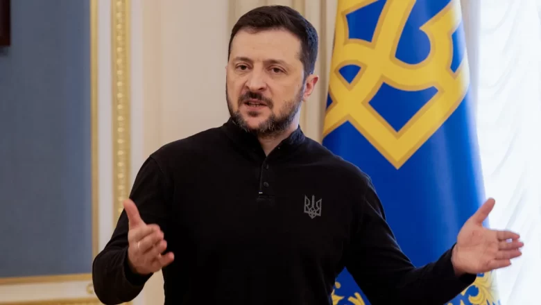 Le discours de Zelensky sur le coût du conflit en Ukraine et ses accusations de désinformation contre Trump soulignent les divergences