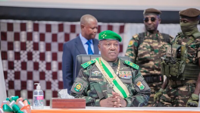 La libération de quarante-neuf personnalités, dont Salou Souleymane et Foumakoye Gado, annoncée par le gouvernement nigérien