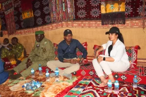 À Kouré, la beauté des girafes a captivé une délégation internationale, marquant l'ouverture de la saison touristique nigérienne 