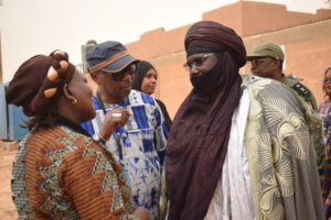 Une délégation de haut niveau a visité le centre de transit d'Agadez pour évaluer et améliorer les conditions des migrants,
