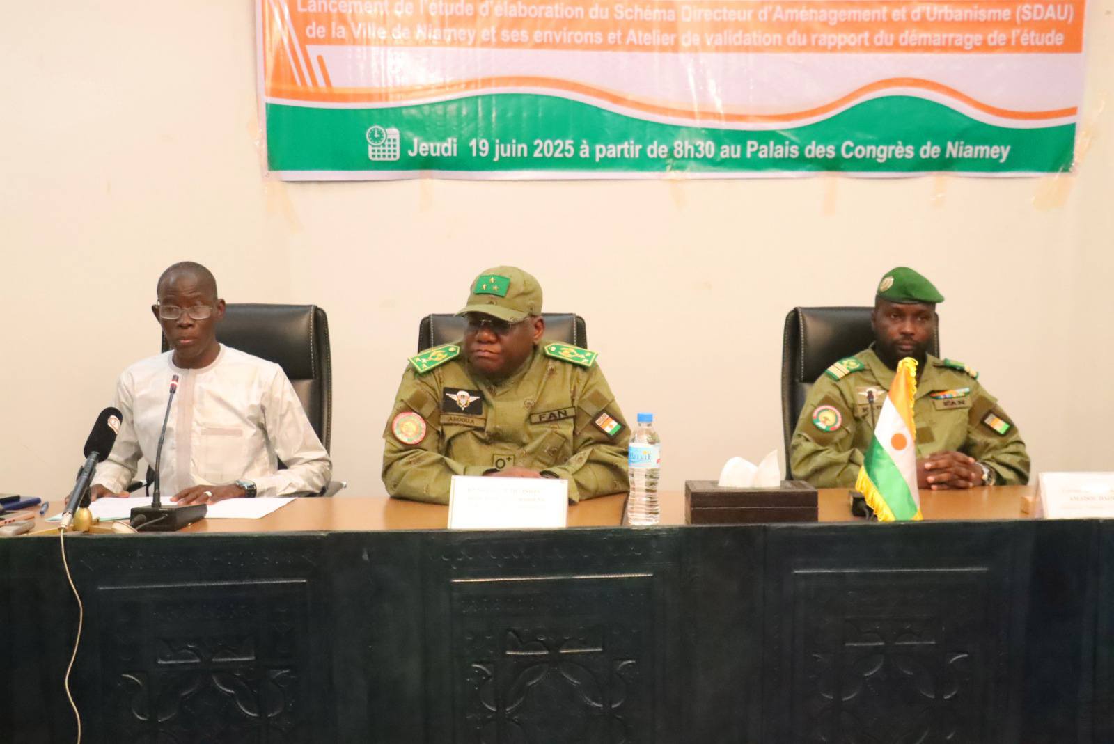 Niamey lance son Schéma Directeur d'Aménagement et d'Urbanisme pour 2040, un projet ambitieux visant à transformer la capitale nigérienne en une métropole ordonnée et inclusive, face à son urbanisation rapide.