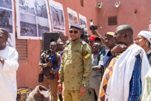 Le Sultanat de Damagaram à Zinder a accueilli une délégation régionale des Associations des Municipalités du Niger, du Burkina Faso et du Mali, renforçant la cohésion sociale et la coopération sahélienne.