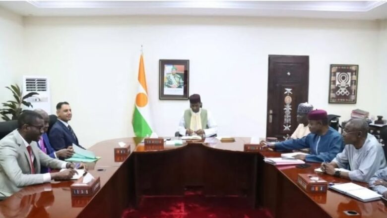 Le Premier Ministre nigérien Ali Mahaman Lamine Zeine mène des entretiens stratégiques avec la BID et l'UE, scellant des partenariats cruciaux pour l'économie et le développement du Niger.