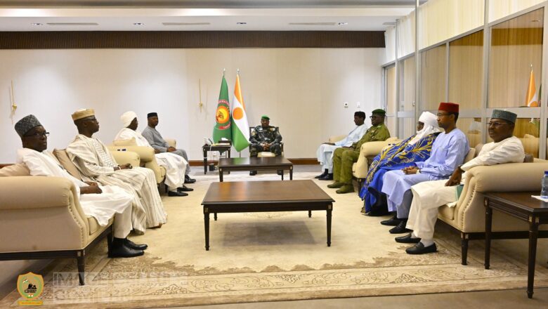 Niamey réunit les leaders de la transition ouest-africaine pour la première session du Conseil Consultatif de la Refondation, marquant un dialogue régional crucial sur la gouvernance et la souveraineté.