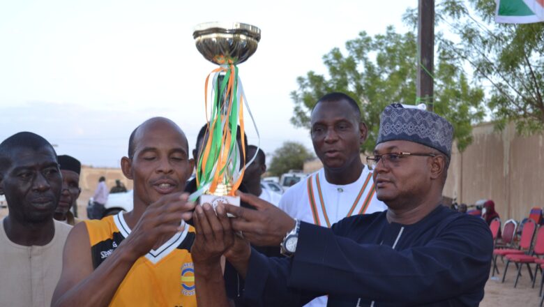 URANA d'Arlit a remporté la première Coupe de la Refondation de basketball à Agadez, un événement qui marque le dynamisme sportif de la région et reçoit les éloges des autorités.