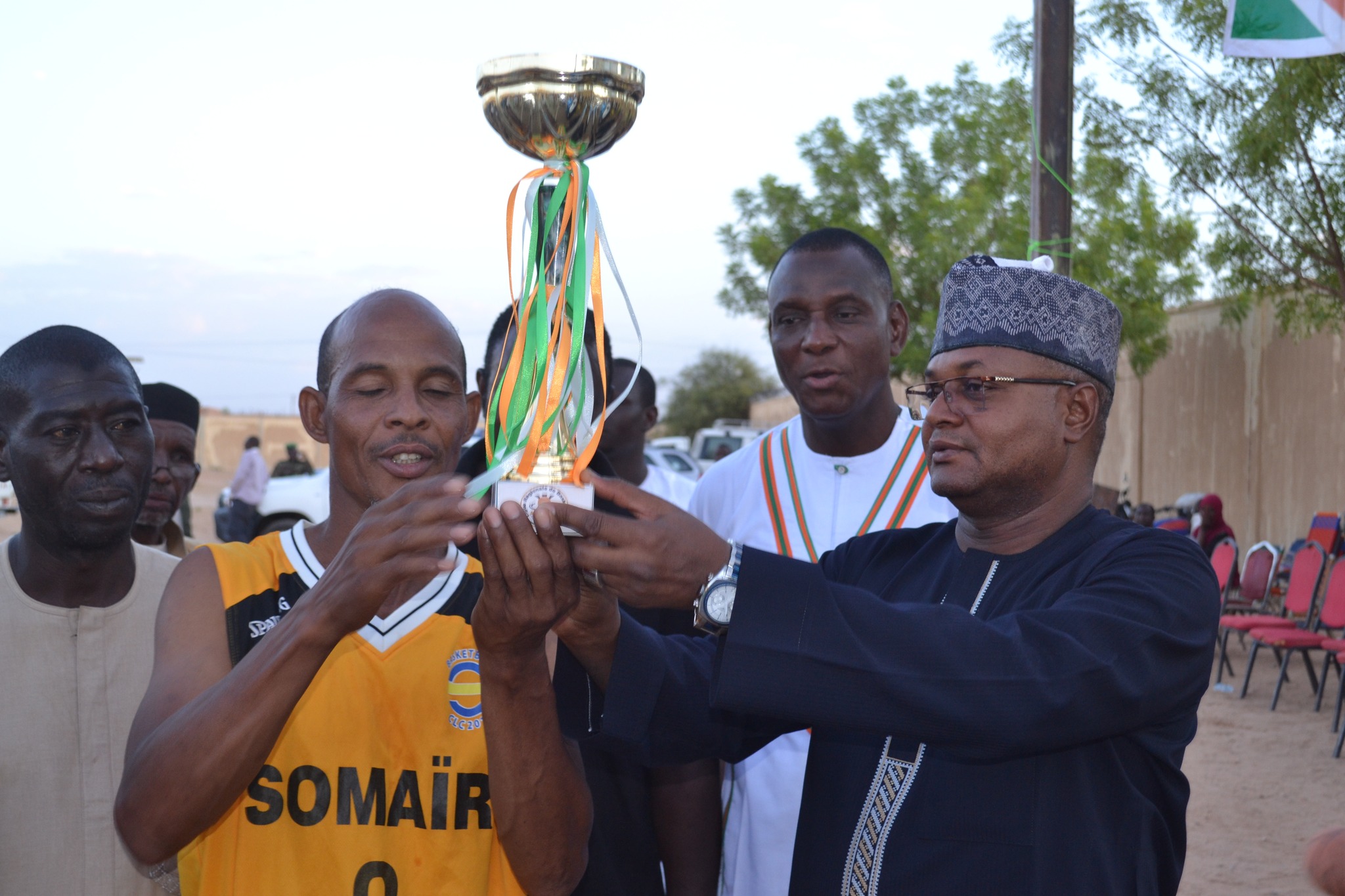 URANA d'Arlit a remporté la première Coupe de la Refondation de basketball à Agadez, un événement qui marque le dynamisme sportif de la région et reçoit les éloges des autorités.