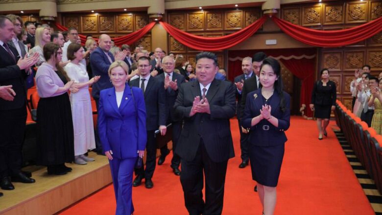 pyongyang et la Russie ont scellé un partenariat culturel inédit, renforçant leurs liens par des échanges artistiques et des hommages