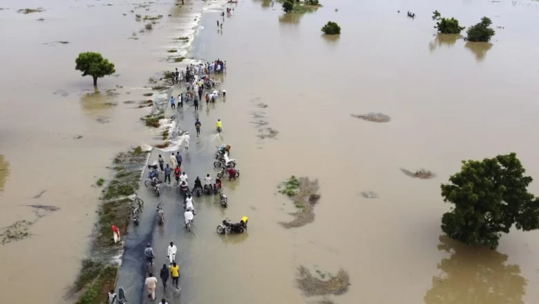 Une crue historique ravage Mokwa au Nigeria, laissant des centaines de disparus et 3 000 déplacés, et poussant le pays à repenser
