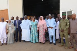 Le PNUD et les Pays-Bas offrent 139 millions FCFA de médicaments aux prisons du Niger pour améliorer la santé des détenus et renforcer les droits humains, marquant un pas majeur pour la dignité carcérale.