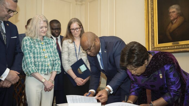 La RDC et le Rwanda paraphent un accord de paix crucial, sous médiation américaine et qatarie, ouvrant la voie à une signature officielle à Washington le 27 juin 2025 pour stabiliser et développer la région des Grands Lacs.