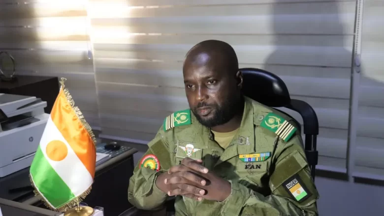 Le Ministre nigérien de l'Urbanisme a visité l'IGNN et la SONUCI pour évaluer les progrès de l'urbanisme et de l'habitat, dévoilant une vision ambitieuse pour un développement harmonieux et souverain du Niger.