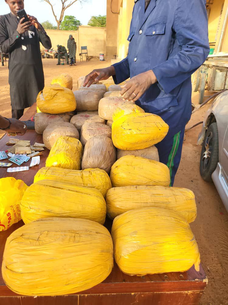 À Saga Gorou , une opération du Commissariat de Police Niamey 2000 permet la saisie de plus de 30 kg de cannabis et divers stupéfiants