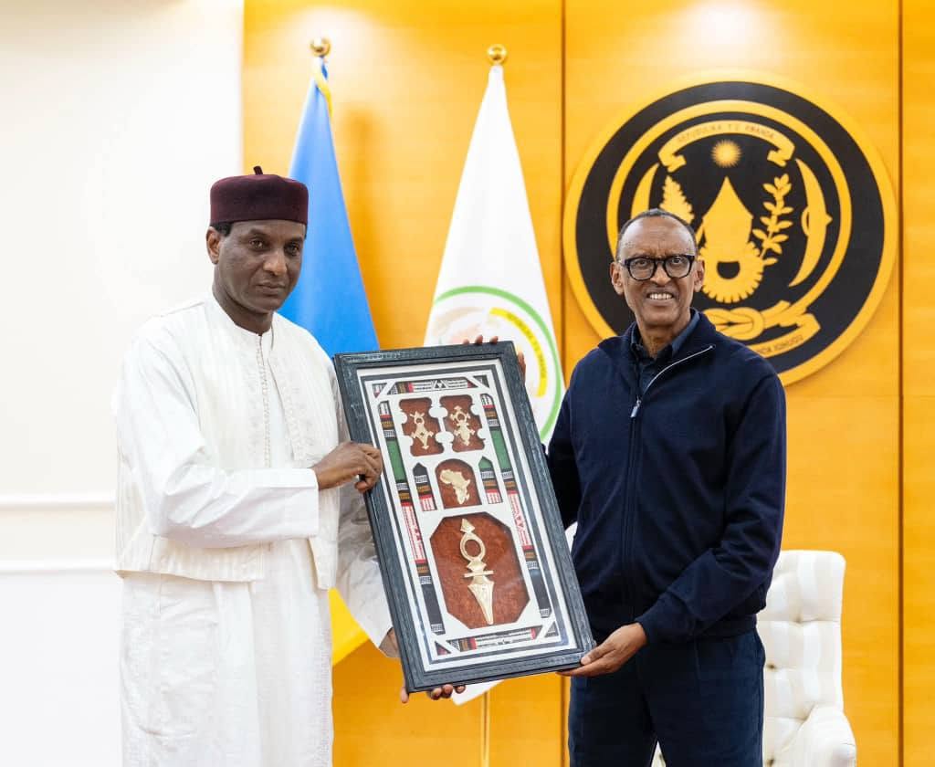 Le président rwandais Paul Kagame et le Premier ministre nigérien Ali Mahaman Lamine Zeine ont eu un entretien en marge du Sommet NEISA à Kigali pour discuter de coopération énergétique nucléaire et de sécurité régionale.