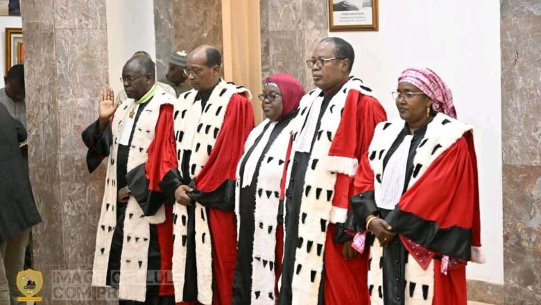 Les membres du nouveau bureau de la Cour des comptes du Niger, menés par Mme Laminou Tchiroma Saadé, ont prêté serment devant le général Abdourahamane Tiani, s'engageant à garantir la transparence des finances publiques.