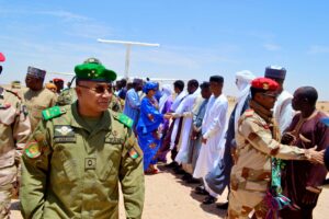 Une délégation gouvernementale de haut niveau se rend à Agadez pour célébrer le Bianou 2025, soulignant l'importance nationale de cette fête culturelle et l'ambition de l'inscrire au patrimoine de l'UNESCO.