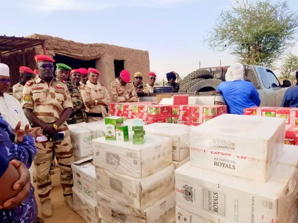 La patrouille mixte départementale d'Ingall a réalisé une saisie de contrebande de plus de 11 millions FCFA, interceptant cigarettes, produits de chicha, pneus et téléphones en provenance de Libye, marquant une nouvelle victoire contre les réseaux criminels dans le désert nigérien.