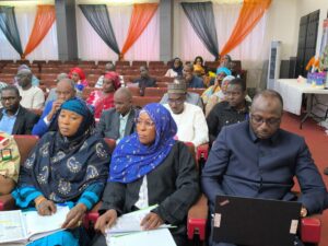 Lors d’une réunion stratégique le 8 juillet 2025, les autorités municipales de Niamey ont défini quatre axes d’action pour bâtir une capitale plus sécurisée, propre, fluide et transparente face aux défis climatiques et sociaux.