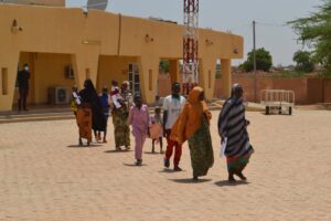 À Agadez, le rapatriement de migrants nigérians initié par l’OIM marque une réponse humanitaire concertée à une crise locale,