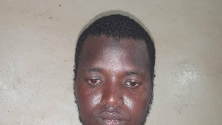 La Garde Nationale du Niger interpelle à Bangoula un suspect lié à des attaques terroristes, révélant des connexions alarmantes dans un contexte sécuritaire tendu.