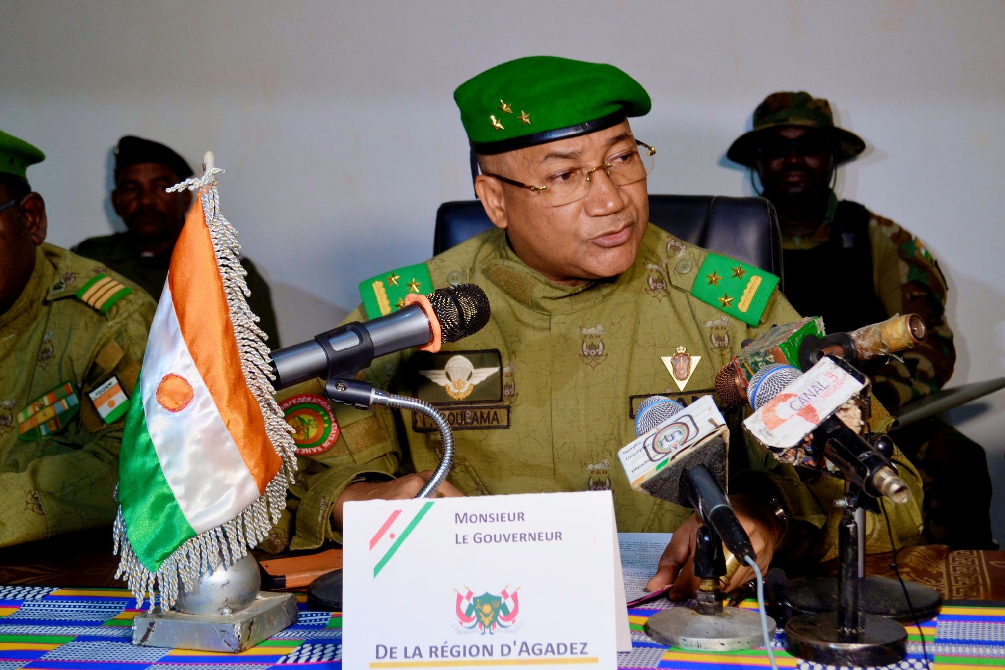 À Agadez, l’installation du Comité Régional pour la JNA 2025 lance une mobilisation ambitieuse pour reverdir la région et lutter durablement contre la désertification saharienne.