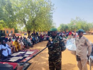 À Niamey, la ministre Élisabeth Shérif célèbre l’excellence éducative en récompensant élèves, enseignants et directeurs, illustrant l’engagement du Niger pour une refondation scolaire axée sur le mérite et l’innovation.