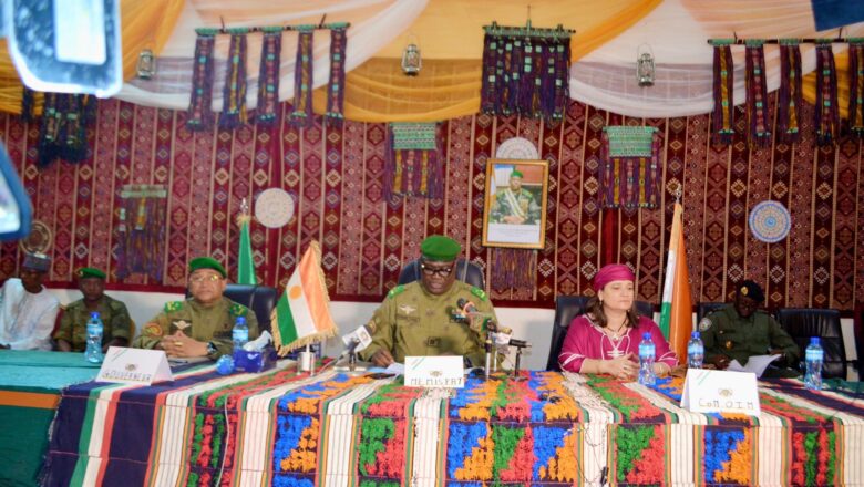 À Agadez, le lancement de la nouvelle politique migratoire marque un tournant stratégique pour le Niger, misant sur la sécurité, la coopération et le développement pour humaniser la gestion des flux migratoires.