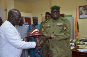 Le Ministre d'État, Mohamed TOUMBA, s’est entretenu à Niamey avec une délégation de l’AES pour accélérer la création d’une Union des collectivités territoriales, renforcer la coopération transfrontalière et promouvoir une gouvernance locale participative.