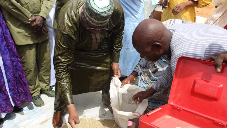 À Ouallam, le Niger a lancé une vaste opération de distribution et de vente à prix réduit de vivres essentiels pour soutenir les ménages vulnérables, une mesure d'urgence saluée comme un pilier de solidarité nationale.