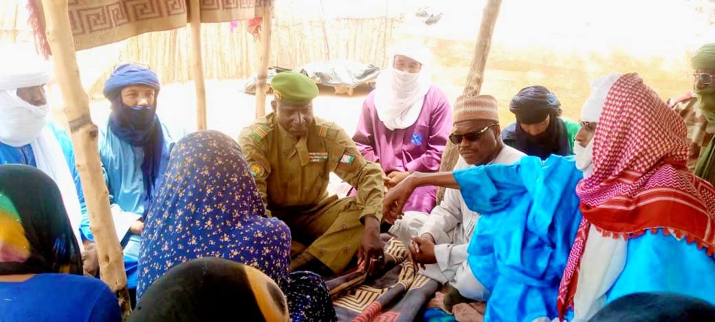 Face à une tragédie qui a secoué deux villages, les autorités d’Iférouane transforment un rituel de condoléances en levier de dialogue et de cohésion sociale, posant les fondements d’une résilience communautaire exemplaire.