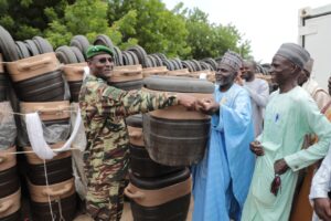le FSSP a remis 250 glacières et 2 containers frigorifiques aux pêcheurs de Diffa pour renforcer la chaîne de valeur halieutique et soutenir l’économie locale.
